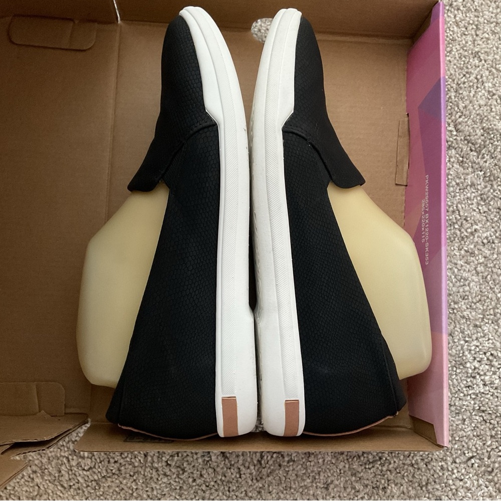 Dr. Scholl's Black Slip-On Athletic Shoes with White Soles - Picture 4 of 11